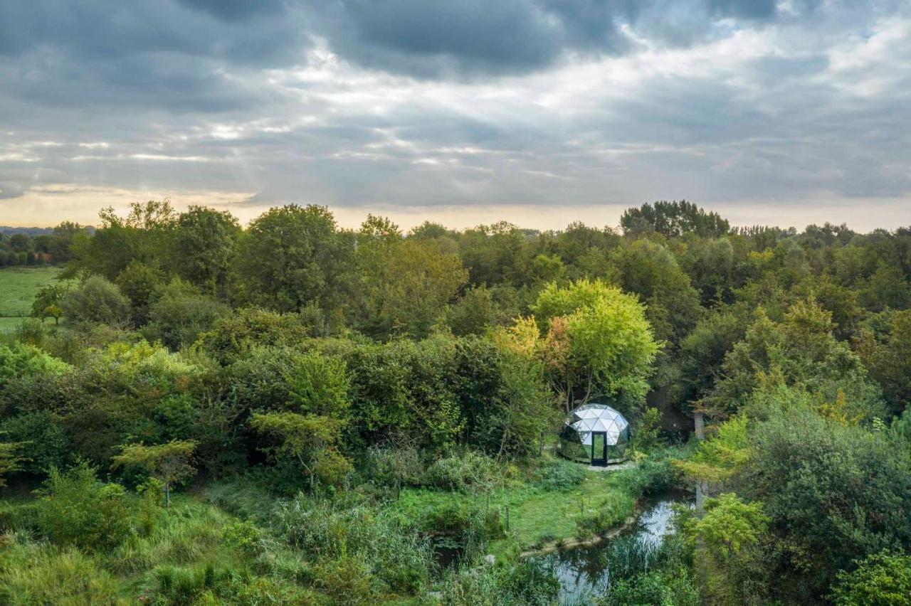 Ecolodge Le Bruit De L'Eau Saint-Quentin-en-Tourmont Exterior foto